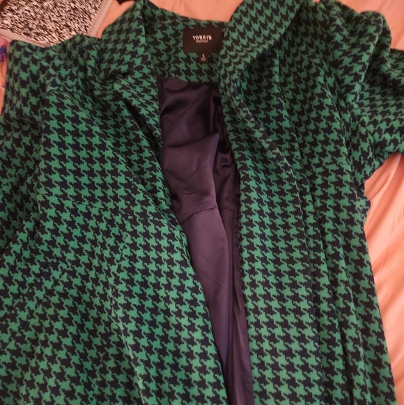 Green Houndstooth Belted Coat - Picture 5 of 6